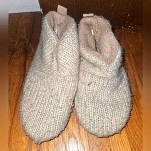 Cozy Knit Oatmeal Slipper Boots Size 7/8 Dluxe By Dearfoams